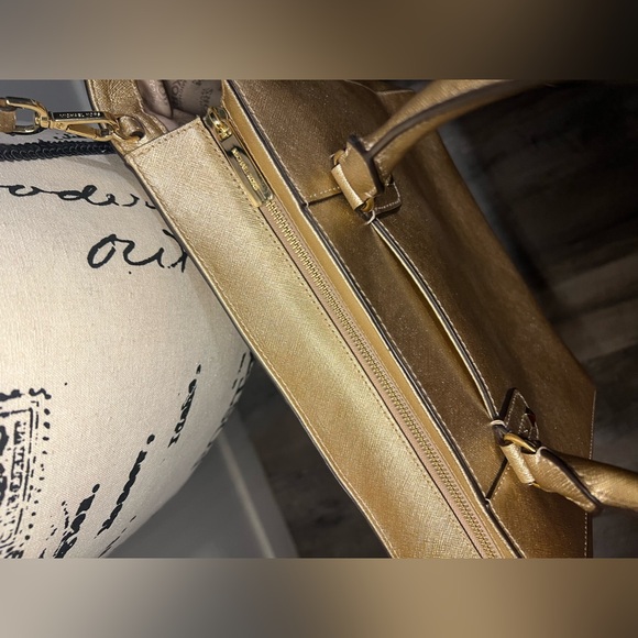 MICHAEL KORS Gold Saffiano Metal Studded Sandrine Large Tote Crossbody - Picture 9 of 10